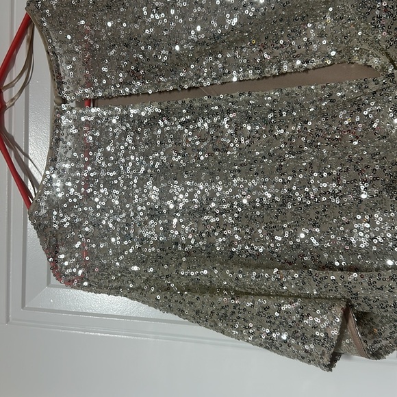 Dress - Picture 4 of 5